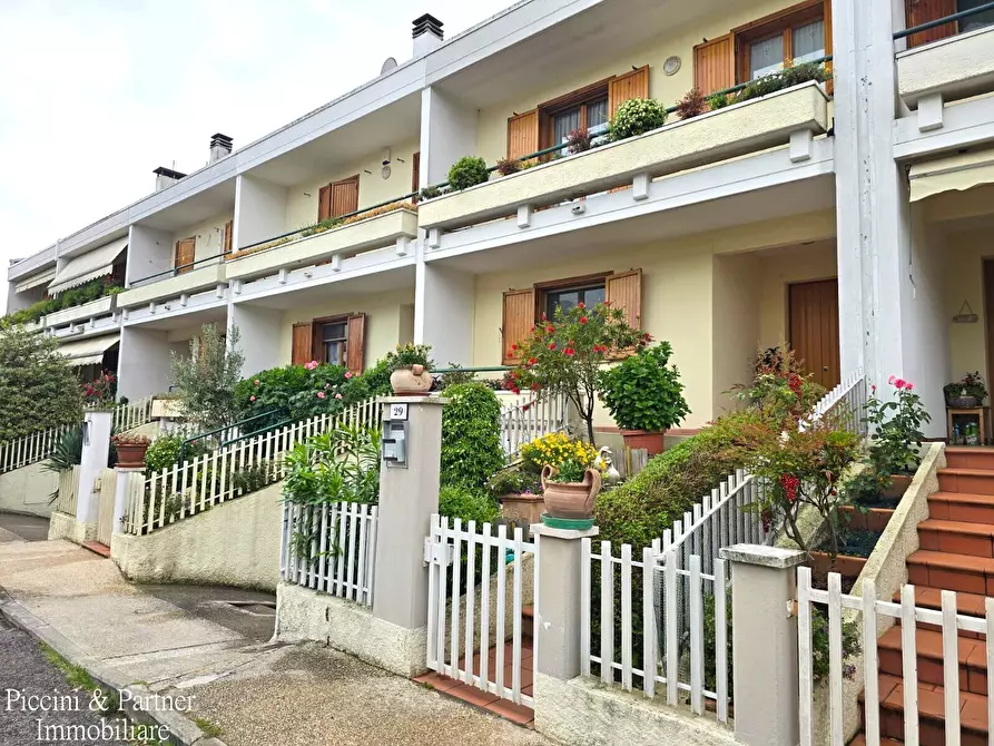 Immagine 1 di Villetta a schiera in vendita  in Via della Filarmonica 33 a Perugia