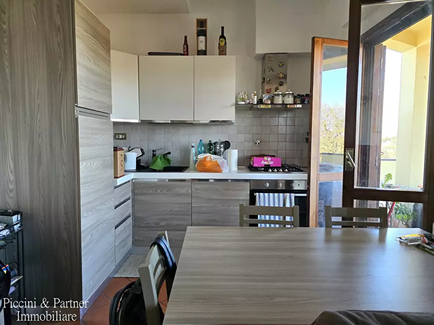 Immagine 10 di Quadrilocale in vendita  in Via Campania a Castiglione Del Lago