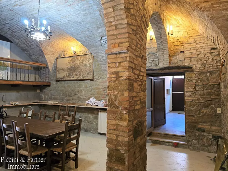 Immagine 5 di Pentalocale in vendita  in Via Imbriani 38 a Perugia