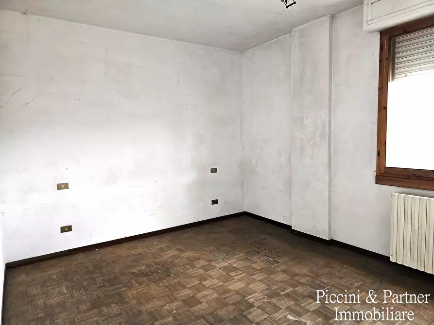 Immagine 32 di Pentalocale in vendita  in Viale Sempione a Città Di Castello
