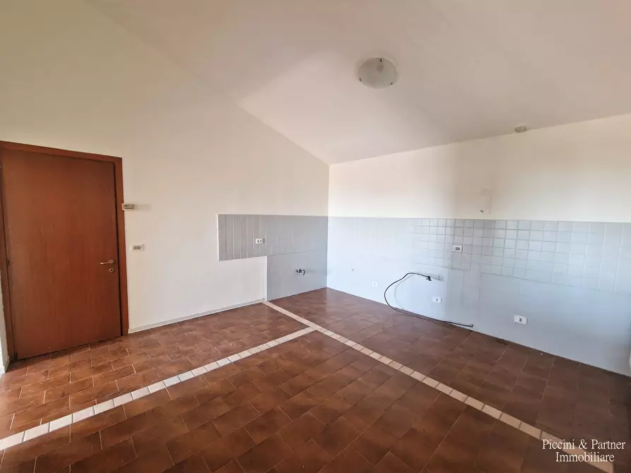 Immagine 13 di Pentalocale in vendita  in Via della Martinella 9A a Passignano Sul Trasimeno