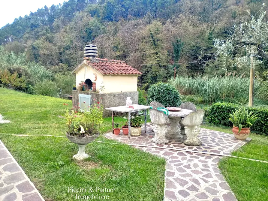 Immagine 40 di Villa in vendita  in Via Giovan Pietro Vitali a Massa