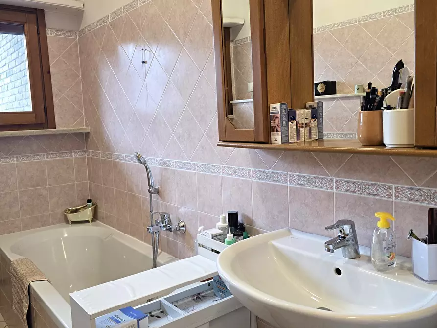 Immagine 48 di Pentalocale in vendita  in Via Frà Bevignate 14 a Perugia