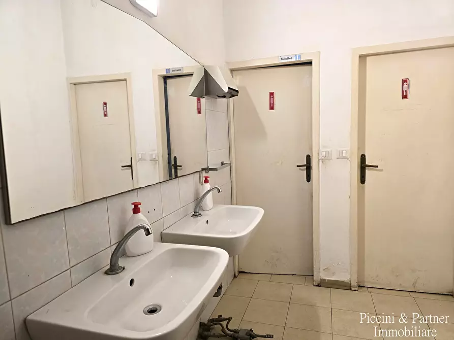 Immagine 24 di Bar / Ristorante in vendita  in Via Mastrodicasa a Perugia