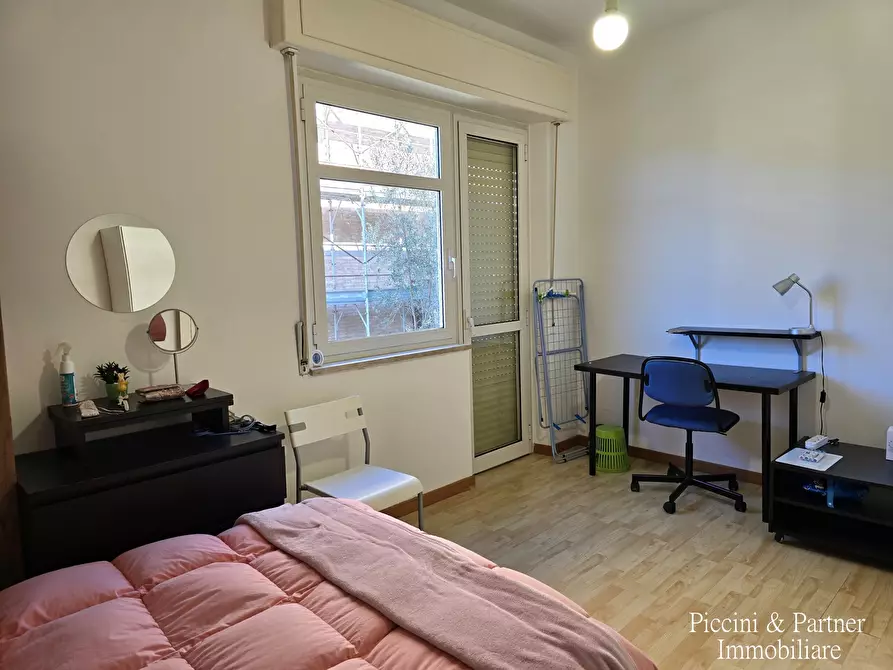 Immagine 29 di Pentalocale in vendita  in Via Beatrice 38 a Perugia