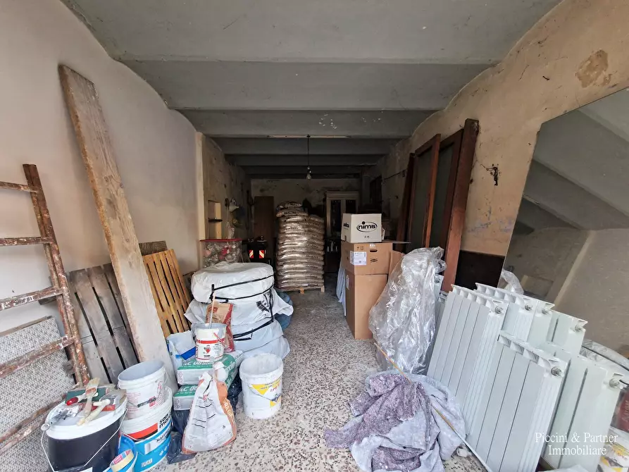 Immagine 49 di Pentalocale in vendita  in Via dei Partigiani 57 a Castiglione Del Lago