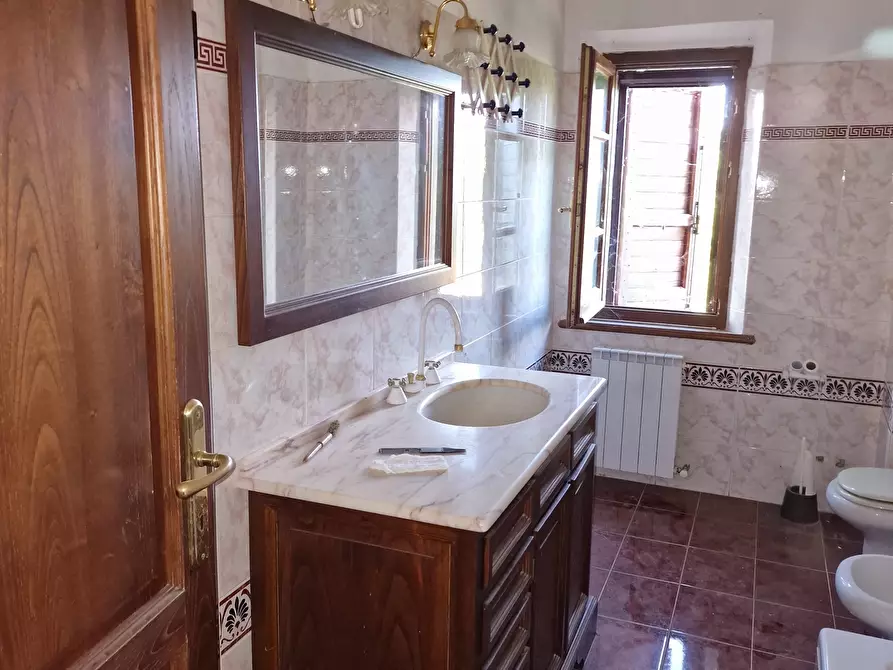 Immagine 41 di Rustico / casale in vendita  in Località Cantagallina Alta 11 a Castiglione Del Lago