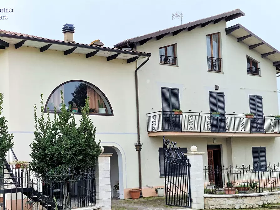 Immagine 1 di Villa in vendita  in Via Panicarola 114 a Castiglione Del Lago