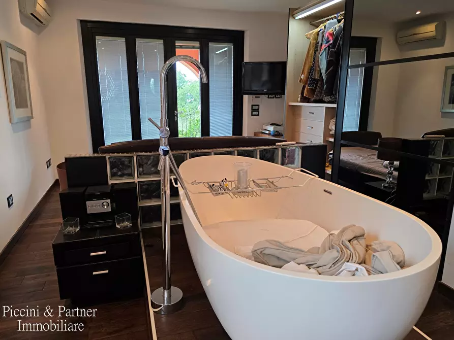 Immagine 39 di Villa in vendita  in Via Marzabotto 11 a Magione