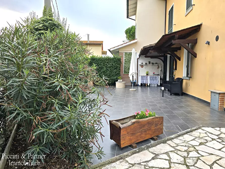 Immagine 4 di Villa in vendita  in C.a. Monsigliolo a Cortona