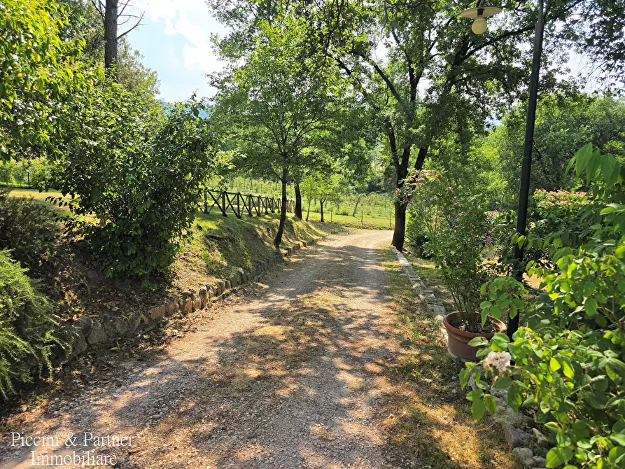 Immagine 91 di Rustico / casale in vendita  in Strada Ponte Resina - Monte Acutello 1 a Perugia