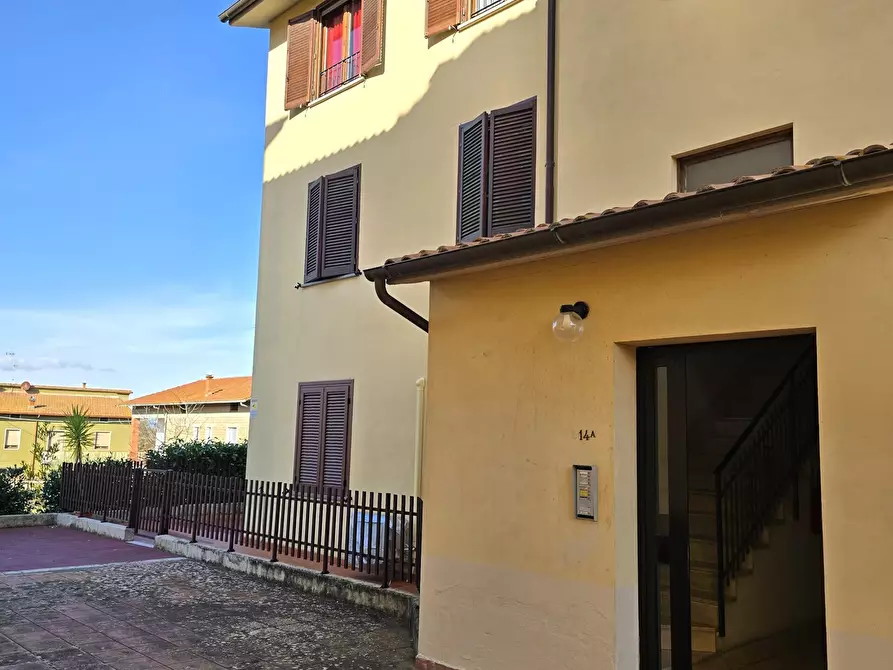 Immagine 49 di Quadrilocale in vendita  in Via Campania a Castiglione Del Lago