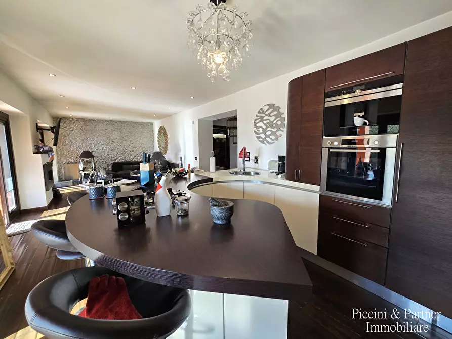 Immagine 25 di Villa in vendita  in Via dei Romani a Magione