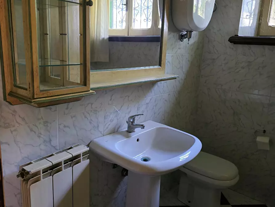 Immagine 25 di Baita in vendita  in Via dei Cespugli 10 a Passignano Sul Trasimeno