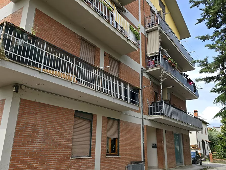 Immagine 50 di Quadrilocale in vendita  in Via Trento a Castiglione Del Lago