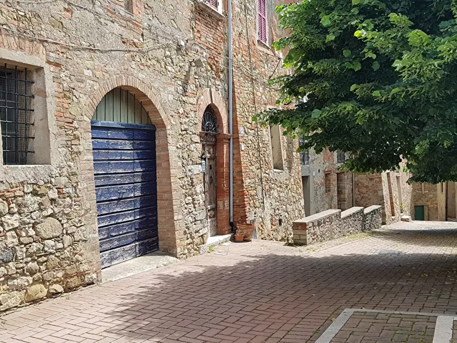 Immagine 1 di Pentalocale in vendita  in Località Monte Petriolo a Perugia