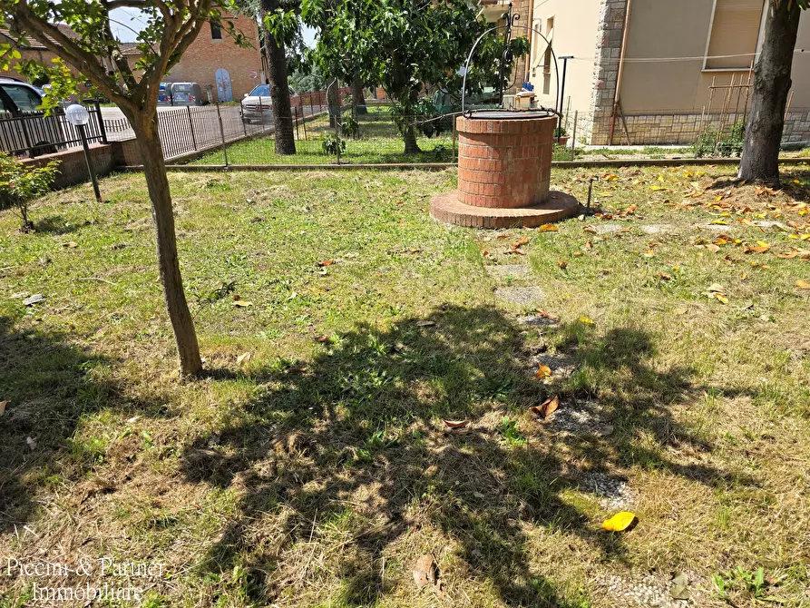 Immagine 2 di Casa bifamiliare in vendita  in Via Como a Montepulciano