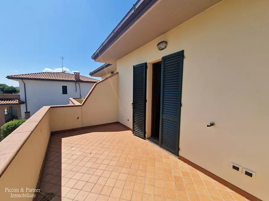 Immagine 29 di Casa bifamiliare in vendita  in Via Trasimeno a Castiglione Del Lago