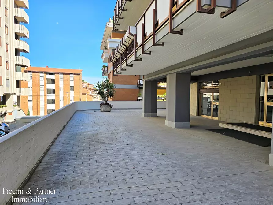 Immagine 3 di Pentalocale in vendita  in Via Bramante 22 a Perugia