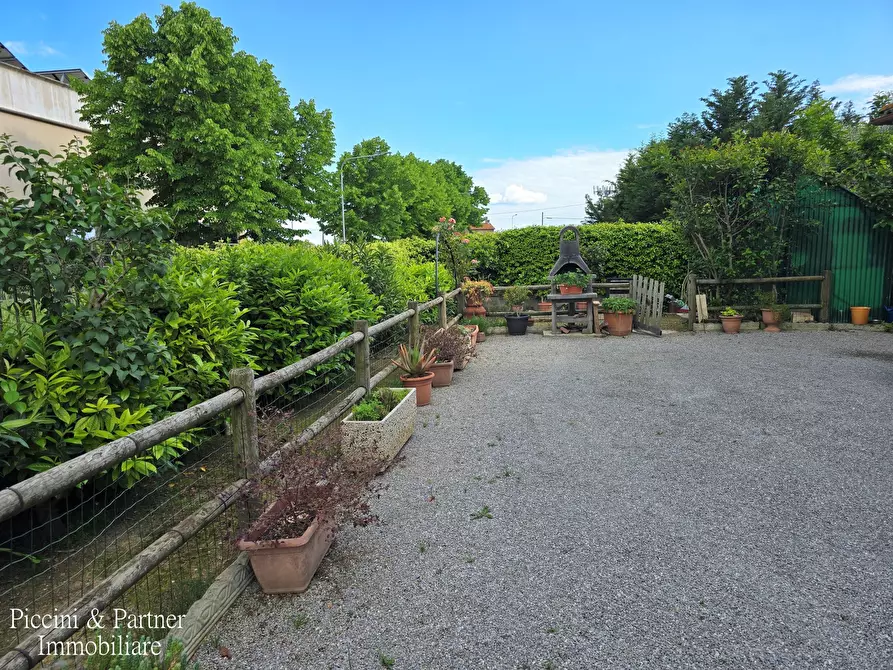 Immagine 53 di Pentalocale in vendita  a Tuoro Sul Trasimeno