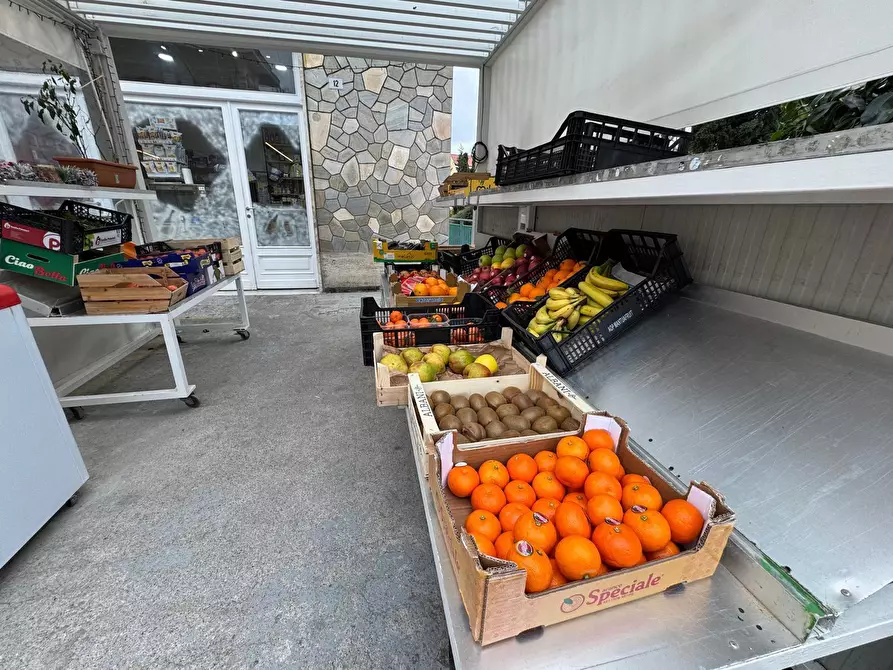 Immagine 11 di Locale commerciale in vendita  in Corso Giuseppe Mazzini 12 a San Remo