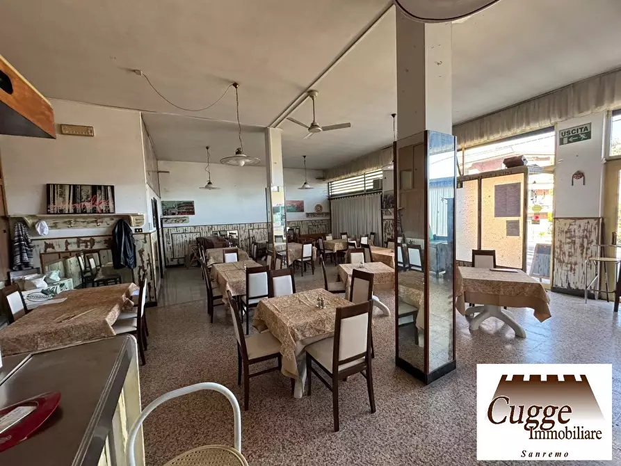 Immagine 9 di Locale commerciale in vendita  in Strada Sen. Ernesto Marsaglia 89 a San Remo