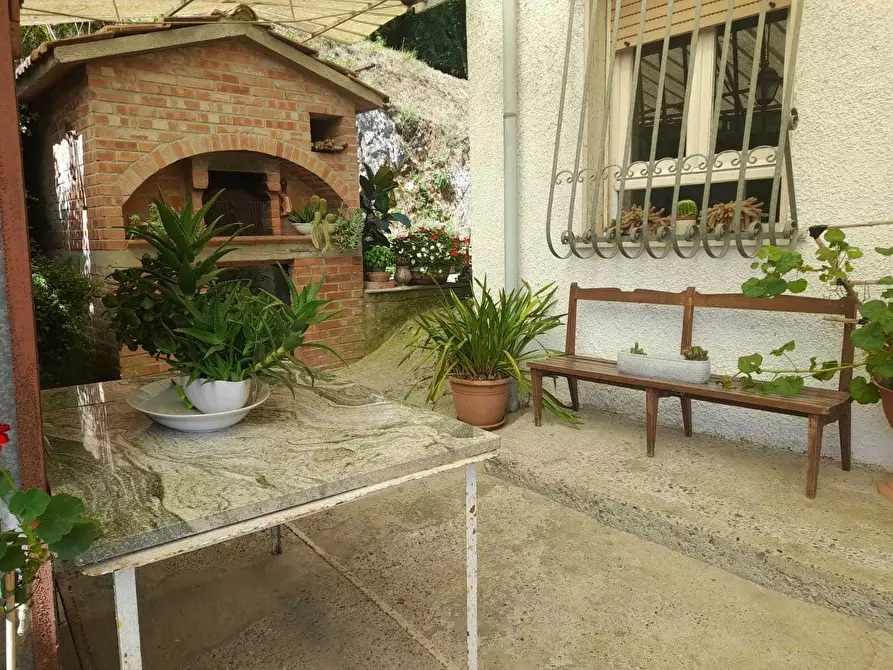 Immagine 8 di Rustico / casale in vendita  a Camaiore