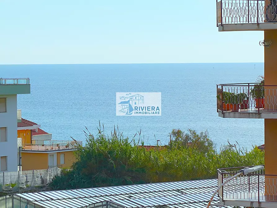 Immagine 3 di Quadrilocale in vendita  in via doneghi a Santo Stefano Al Mare