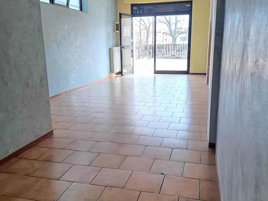Immagine 18 di Locale commerciale in affitto  in via San Francesco d' Assisi 3 a Lanciano