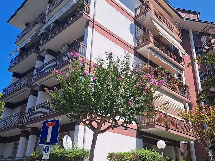 Immagine 41 di Pentalocale in vendita  in Via Martiri VI Ott. 73A a Lanciano