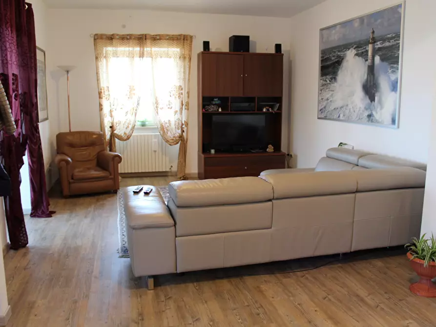 Immagine 2 di Pentalocale in vendita  in Via Borgata Pozzo 12 a Santa Maria Imbaro