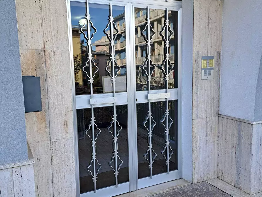 Immagine 33 di Pentalocale in vendita  in Via Martiri VI Ott. 90 a Lanciano