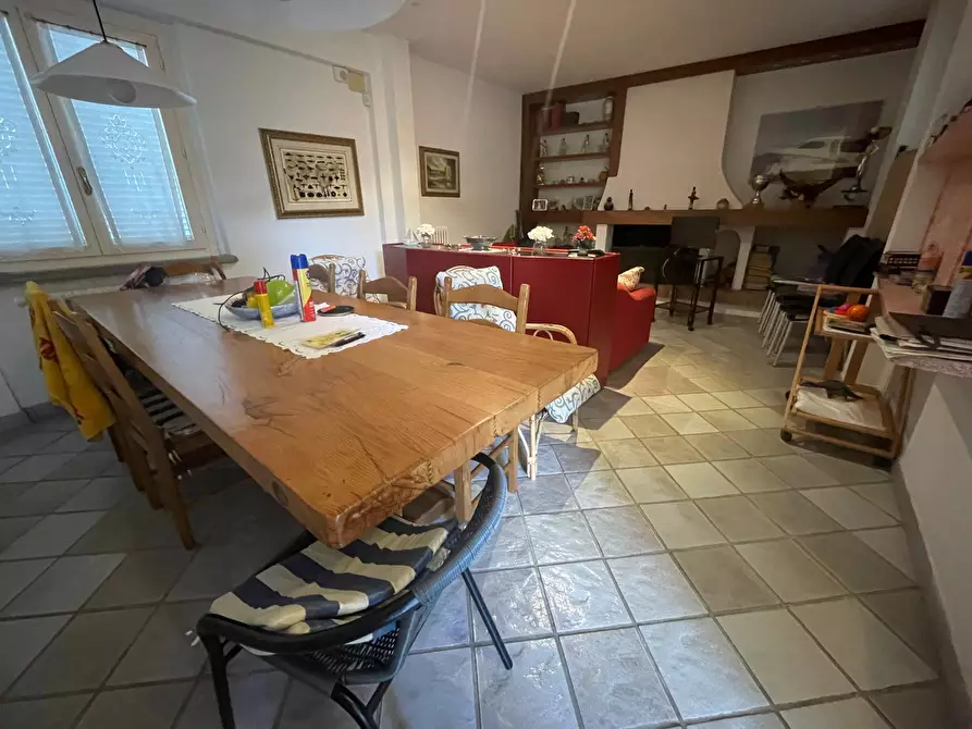 Immagine 3 di Villa in vendita  in Viale della Repubblica a Cecina