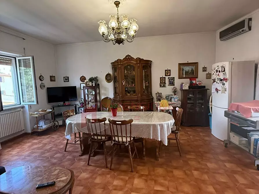 Immagine 12 di Quadrilocale in vendita  in Via Massa di San GiulianoVia di Massa San Giuliano a Roma