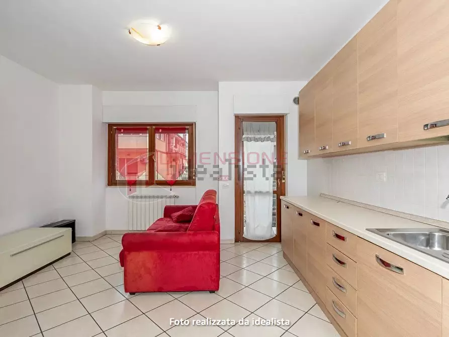 Immagine 4 di Bilocale in vendita  in Via del Fosso dell'Osa 399 a Roma