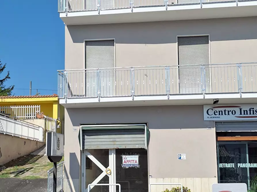 Immagine 1 di Locale commerciale in affitto  in Via Flaminia 1761 a Morlupo