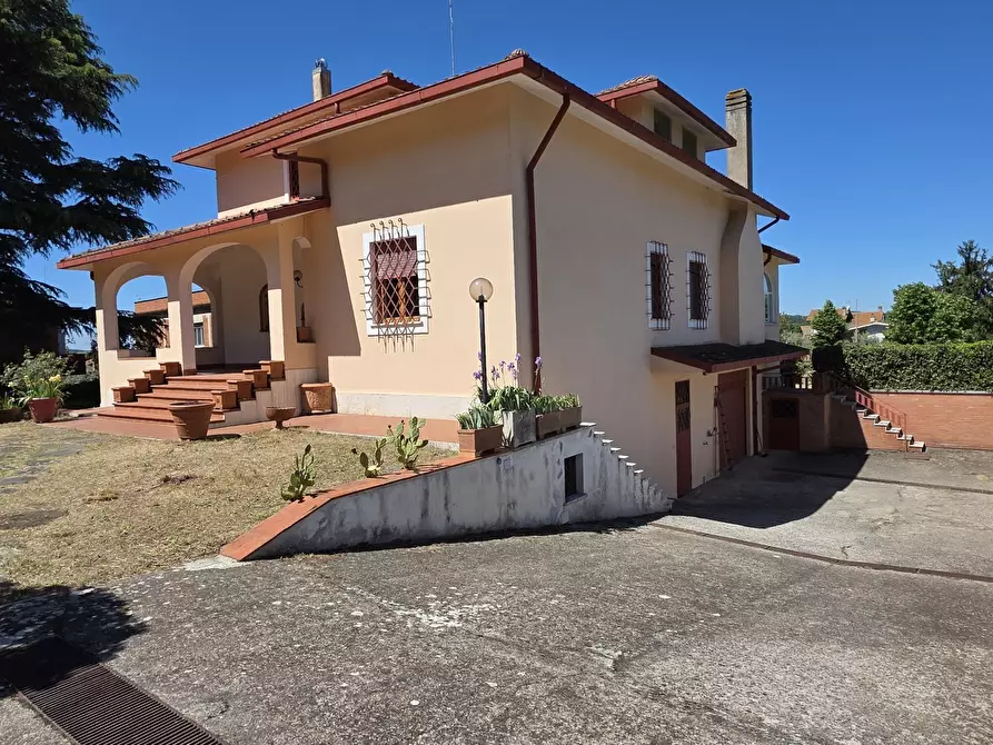 Immagine 5 di Villa in vendita  in Via Aldo Moro 11 a Castelnuovo Di Porto