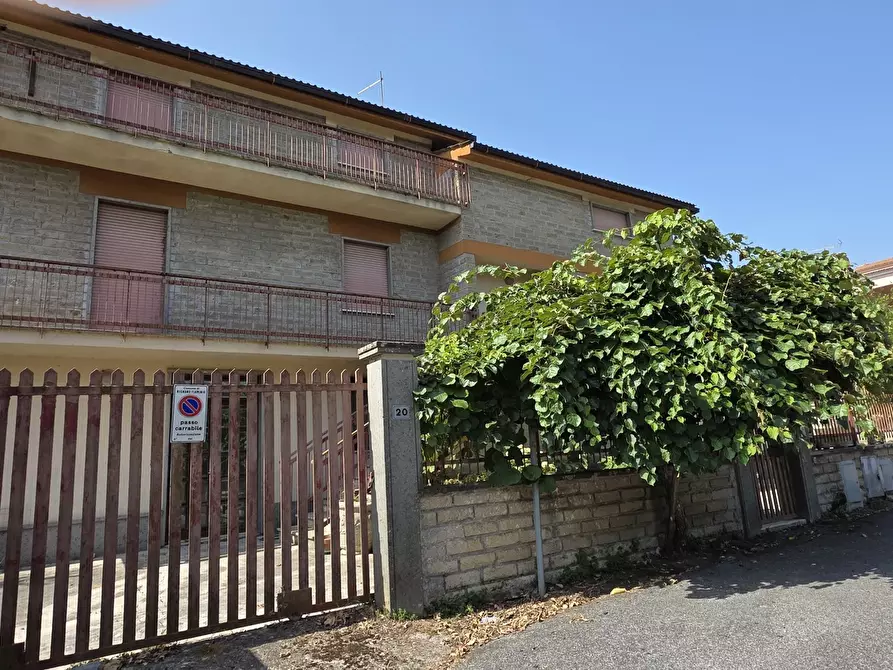 Immagine 102 di Palazzo in vendita  in Via Giovanni Pascoli 18 a Morlupo