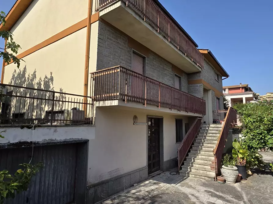 Immagine 33 di Palazzo in vendita  in Via Giovanni Pascoli 18 a Morlupo