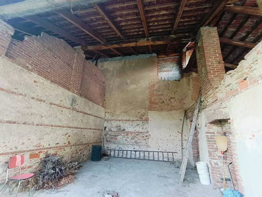 Immagine 11 di Magazzino in vendita  in Via Chiesa S.Domenico 1 a Front