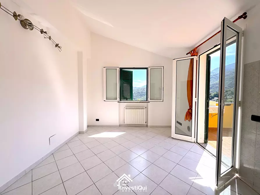 Immagine 9 di Bilocale in vendita  in Via Barilari 7BIS a Magliolo