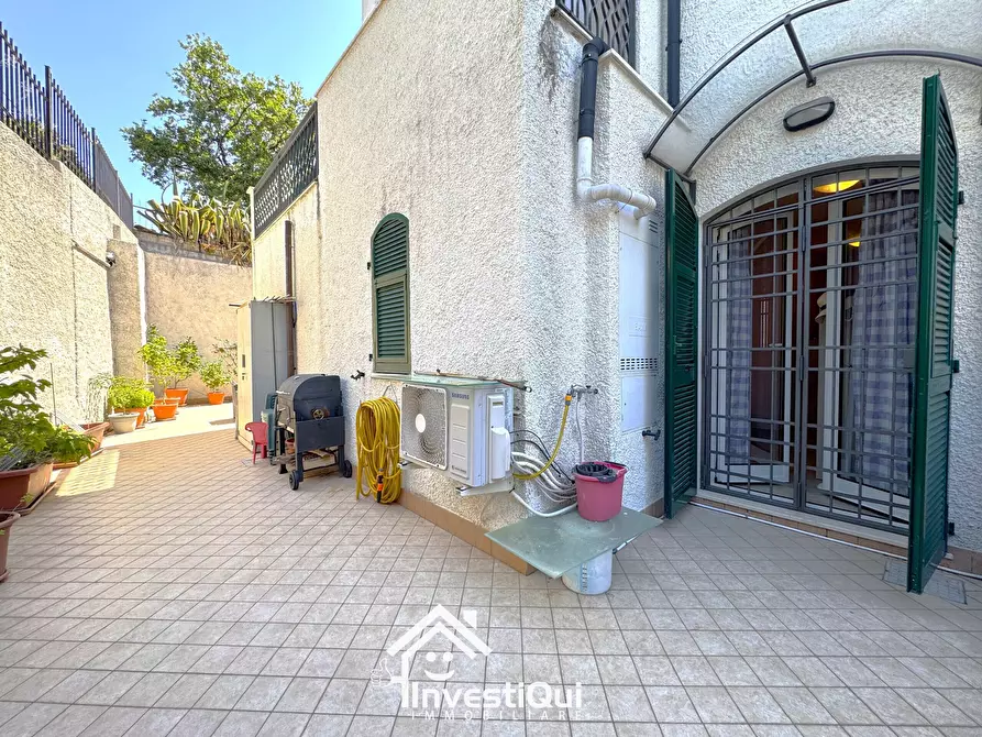 Immagine 15 di Bilocale in vendita  in Via N. Paganini 46 a Pietra Ligure