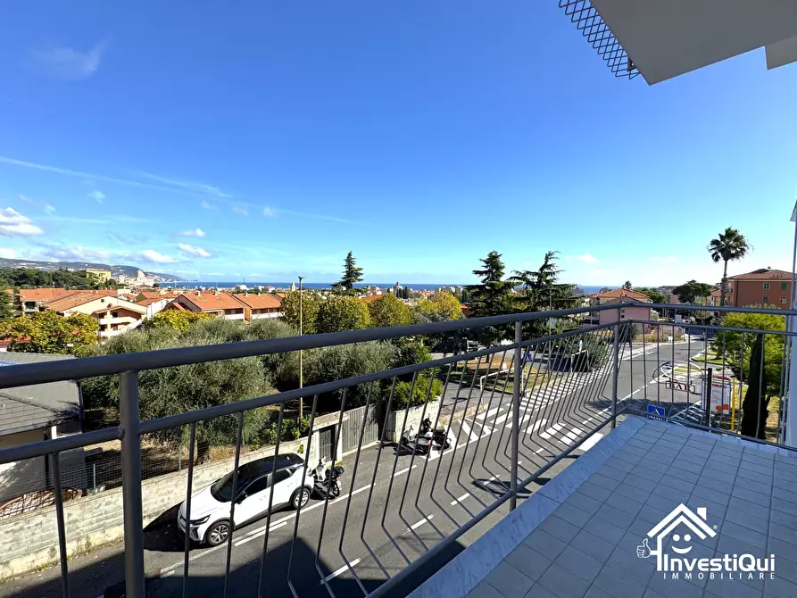 Immagine 28 di Trilocale in vendita  in Via Enrico Toti 1 a Loano