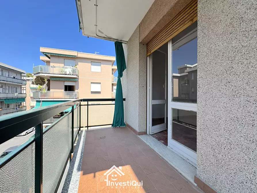 Immagine 5 di Bilocale in vendita  in Viale Riviera 40 a Pietra Ligure