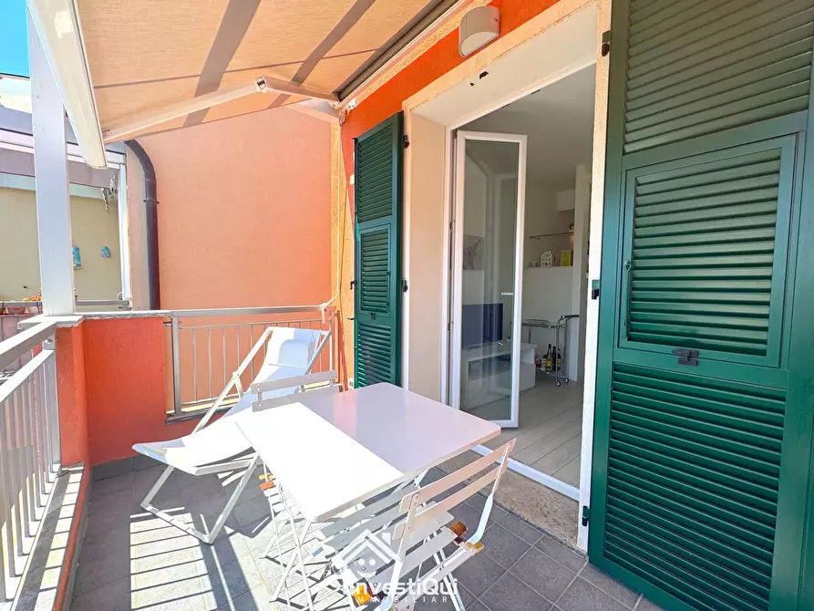 Immagine 10 di Bilocale in vendita  in Via Felice Cascione 26 a Pietra Ligure