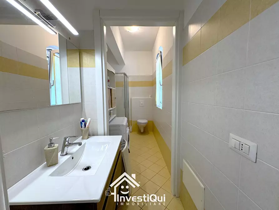 Immagine 18 di Bilocale in vendita  in Via N. Paganini 46 a Pietra Ligure
