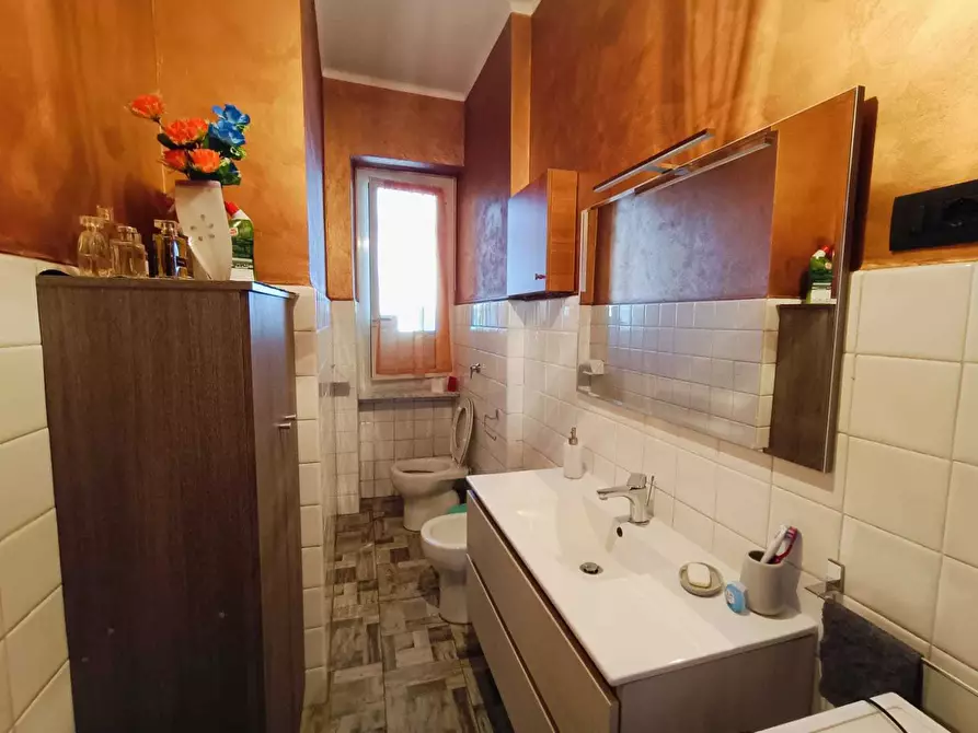 Immagine 13 di Bilocale in vendita  in Via Sempione 144 a Torino