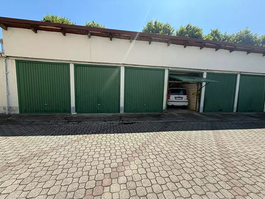 Immagine 31 di Quadrilocale in vendita  in Via Trieste 44 a Ciriè