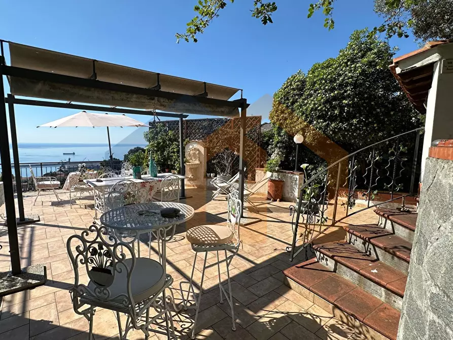 Immagine 3 di Villa in vendita  in Via Poggio dell'Orizzonte 65 a Albissola Marina