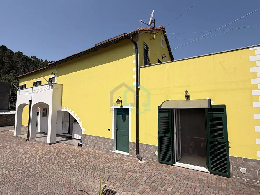 Immagine 1 di Villa in vendita  in Via Tecci 16 a Quiliano